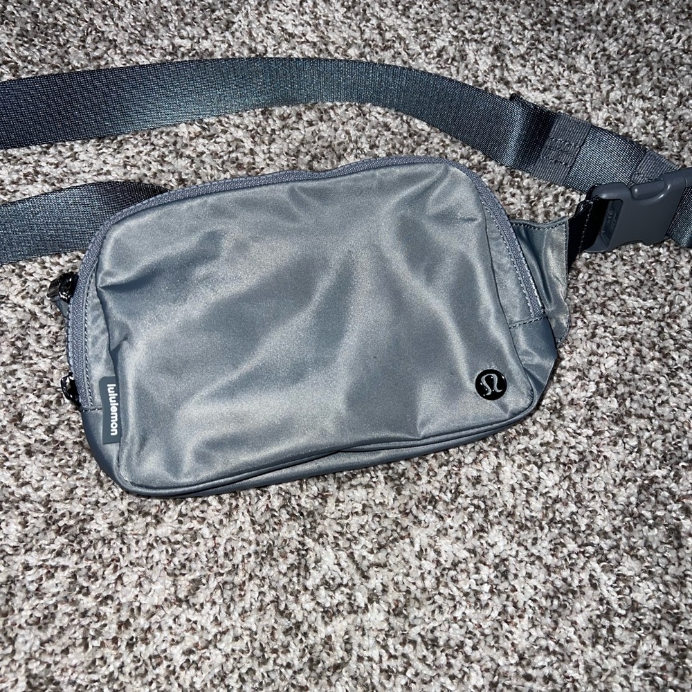 lululemon belt bag